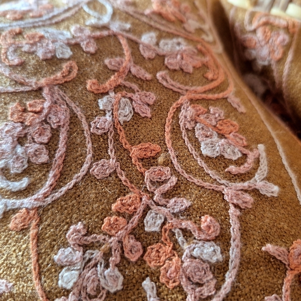 Warm Rich  Tan Pashmina with Pastel Pinks Embroidery 70% Pashmina 30%silk - Picture 7 of 12